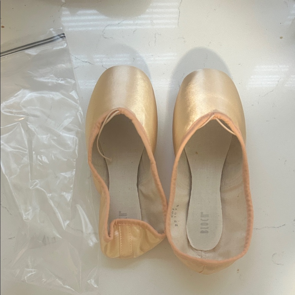 Bloch flexus SO124L (Skye) size 5 1/2 XXX custom pointe shoes